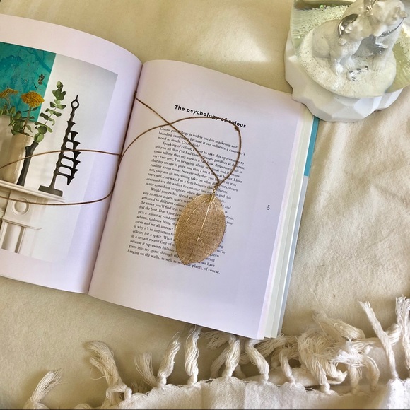 BUNDLE 2 NECKLACES 👑 - Picture 5 of 8